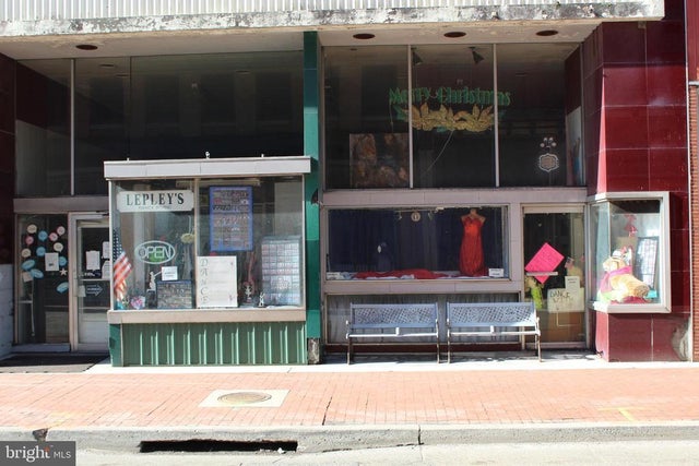 14-16 Centre St N, Cumberland