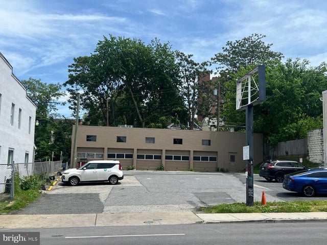 3855 Falls Rd, Baltimore