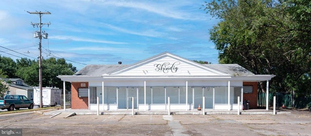 310 Marlyn Avenue S, Essex