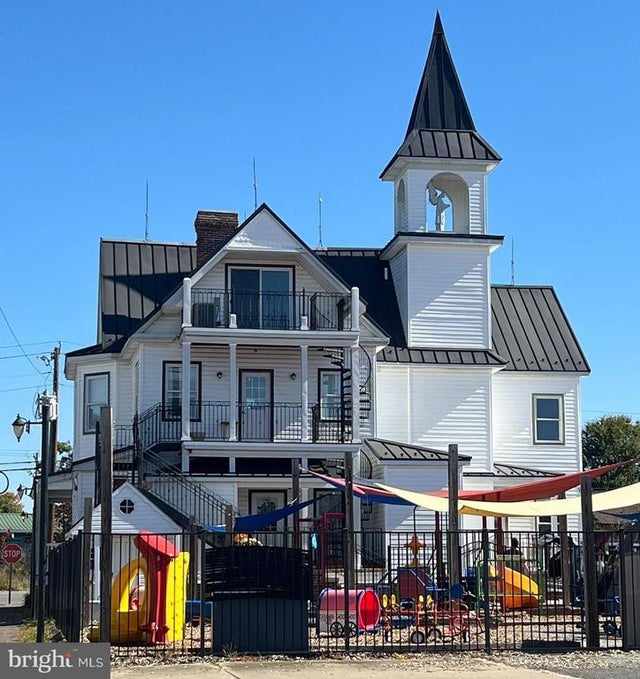 13 N Maple Ave, La Plata