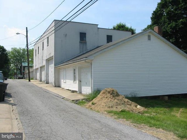 137 Westminster Ave, Westminster