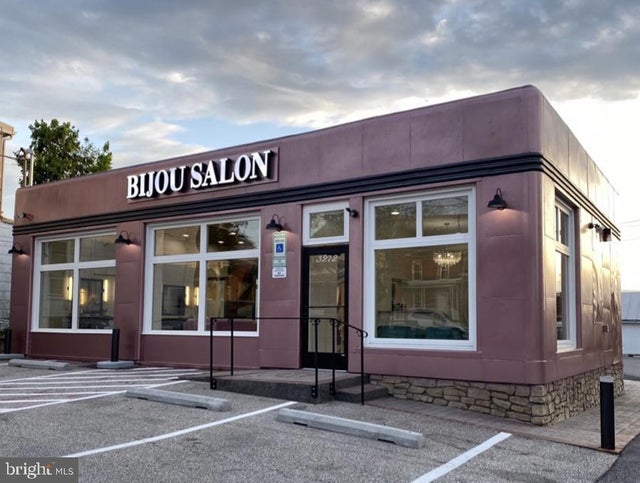 3272 Main St, MANCHESTER