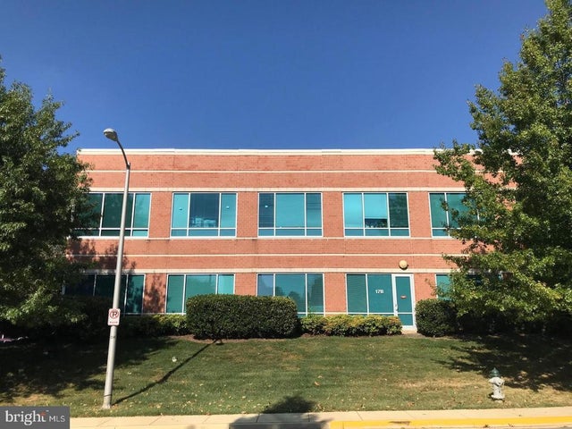 17b Firstfield Rd #201, Gaithersburg