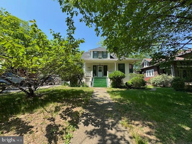 7128 Carroll Ave, Takoma Park