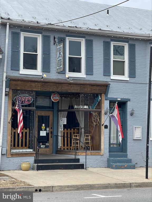 111-113 E Main St E, Sharpsburg