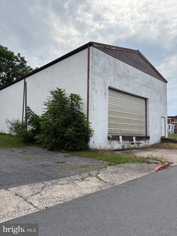 303 Valley Rd, Hagerstown