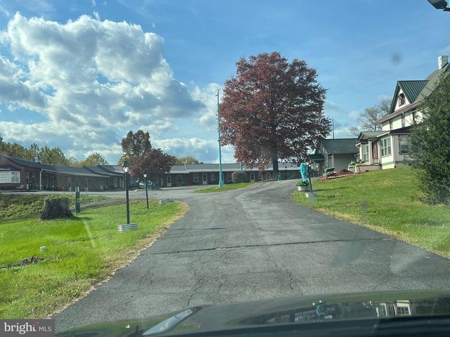 2 Blue Hill Rd, Hancock