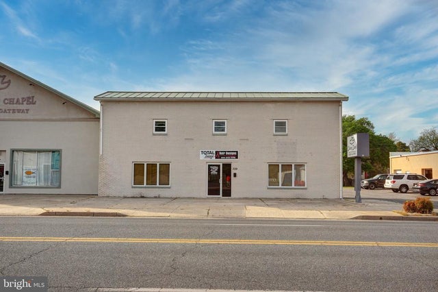 739 E Main St, Salisbury