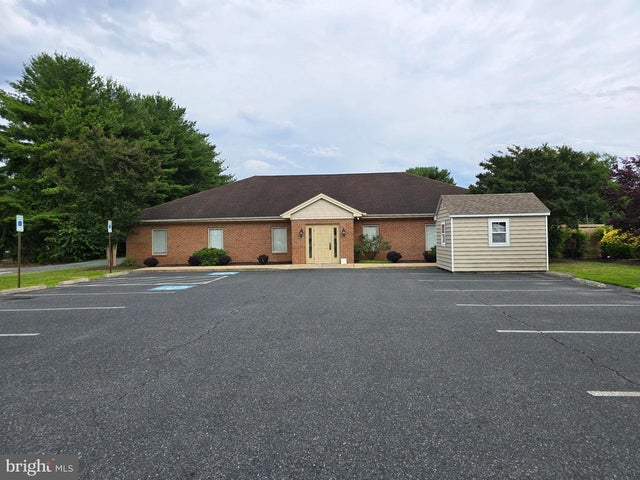 1208 Pemberton Dr, Salisbury