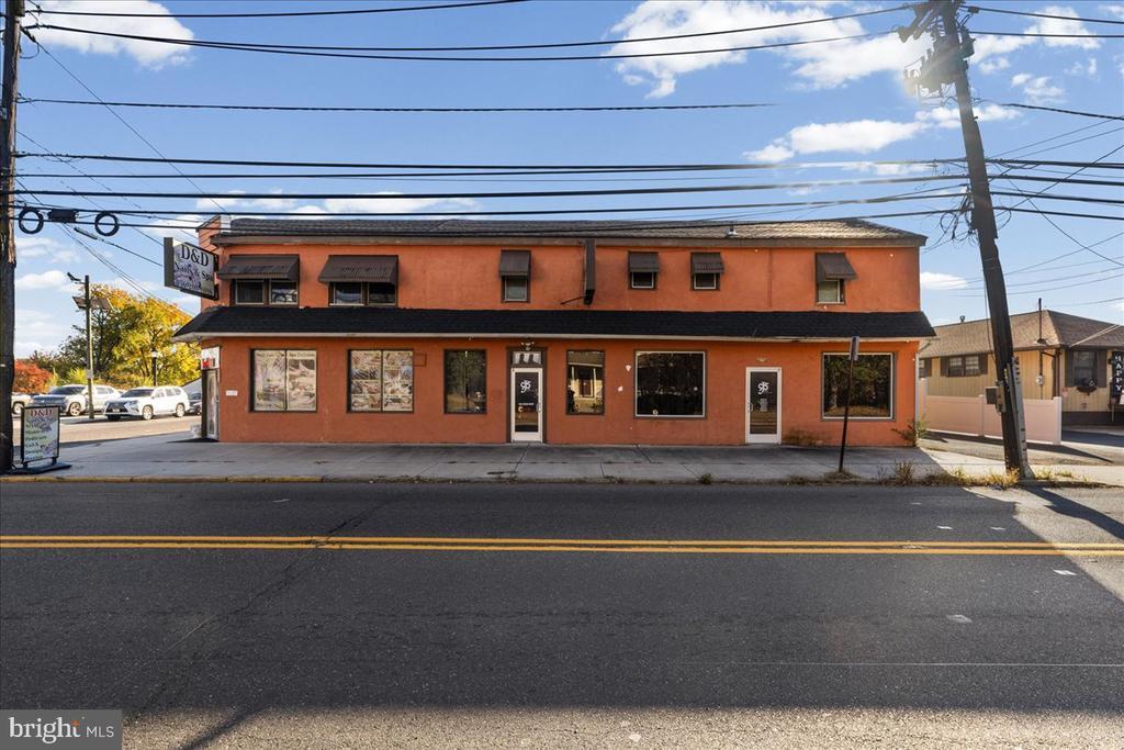 94 E Browning Rd, BELLMAWR