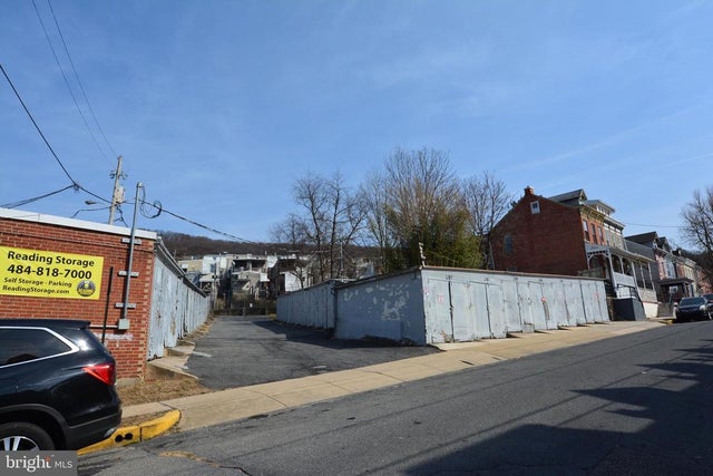 333 Lombard St, Reading