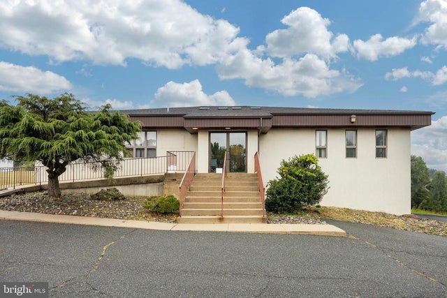 9 Rowell Rd, Boyertown