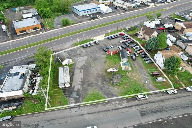 7002-7004 Bristol Pike, Levittown