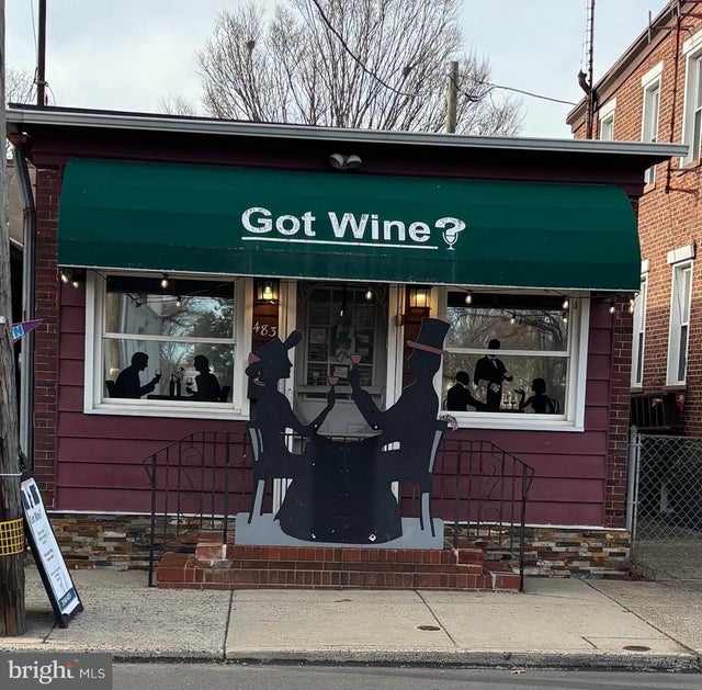 483 Pond St, Bristol