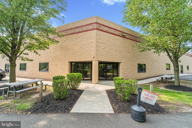 307 - 312, 406 Camars Dr, Warminster