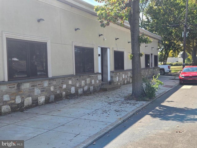 400 Otter St, Bristol