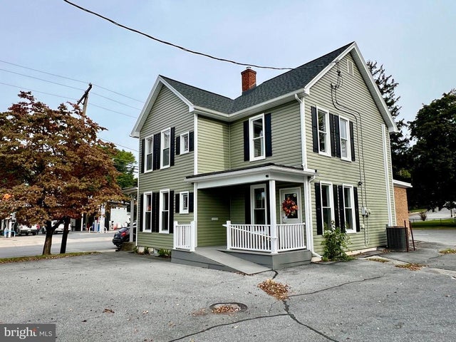 494 E King St, Shippensburg