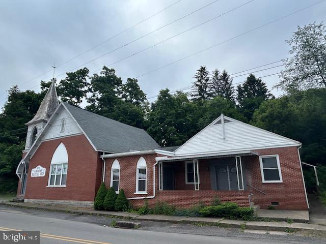 123 Long St, Spring Mills