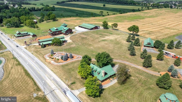 107 Yearicks Blvd, Centre Hall