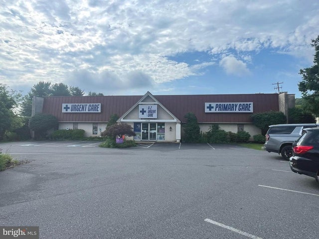 51 S Pine St, Elverson