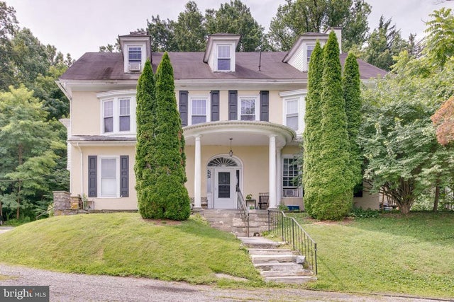 6-8 Paul Nelms Dr, Downingtown