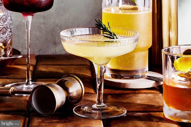 Dauphin Co. Restaurant Turn Key W/ Liquor License, Harrisburg