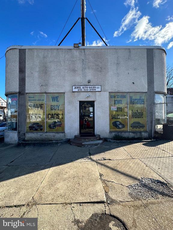 77 Chester Pike, Darby