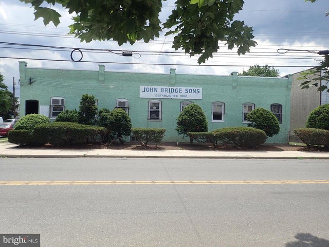 1201-1203 W 9th St W, Chester