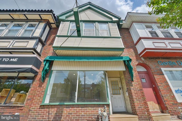 725 Church Ln, Lansdowne