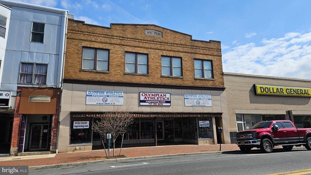 55 W Main St, Waynesboro