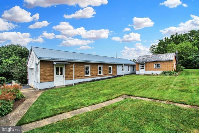 215 Mount Airy Ave, Waynesboro