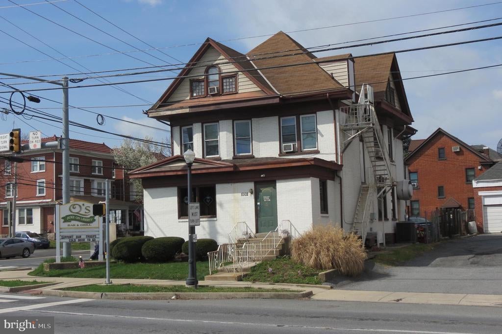 1002 N Duke St, LANCASTER