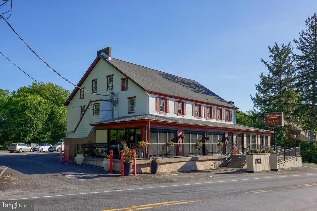 1390 E Oregon Rd, LEOLA