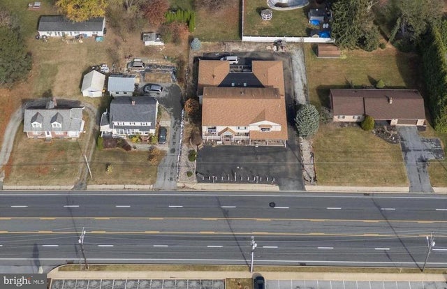 2453 Lincoln Hwy E, Lancaster