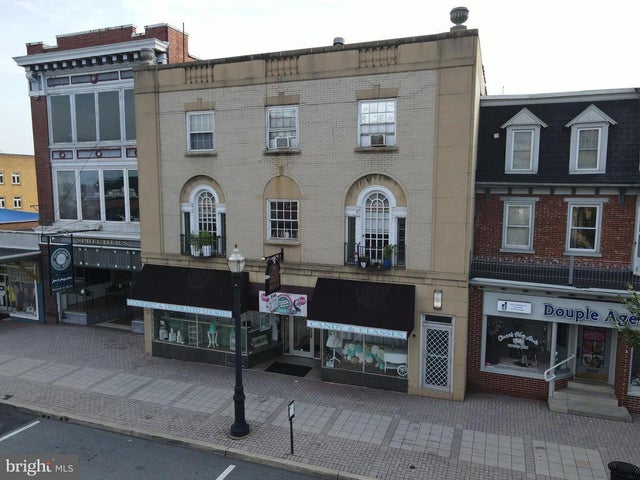 30 E Main St, Ephrata