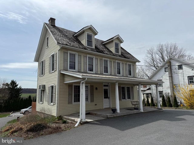 2122 Main St, Narvon