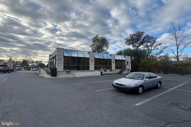 665 Lancaster Rd, Manheim