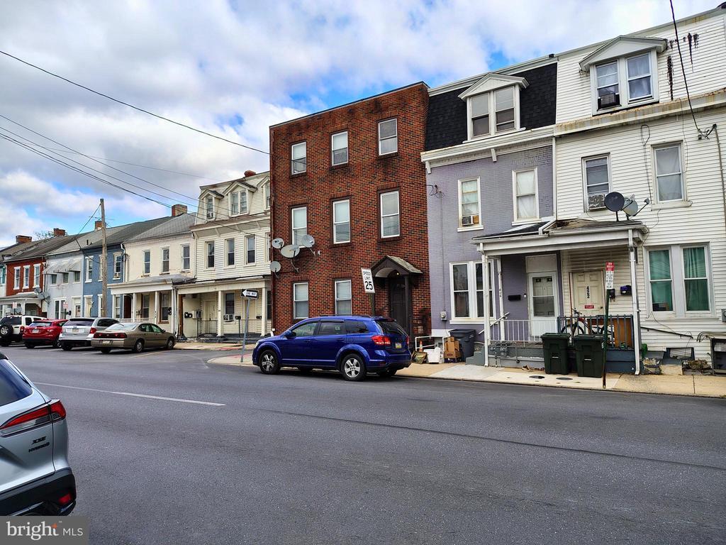 426 N 9th St, LEBANON