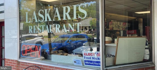 6 W Market Street, Lewistown