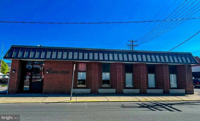 70 Chestnut St, Lewistown