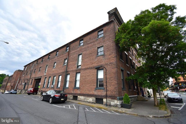 230 Ferry St, Easton