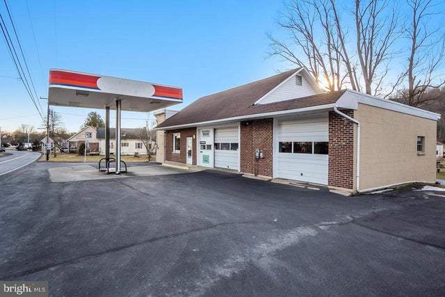 6712 Main St, Martins Creek