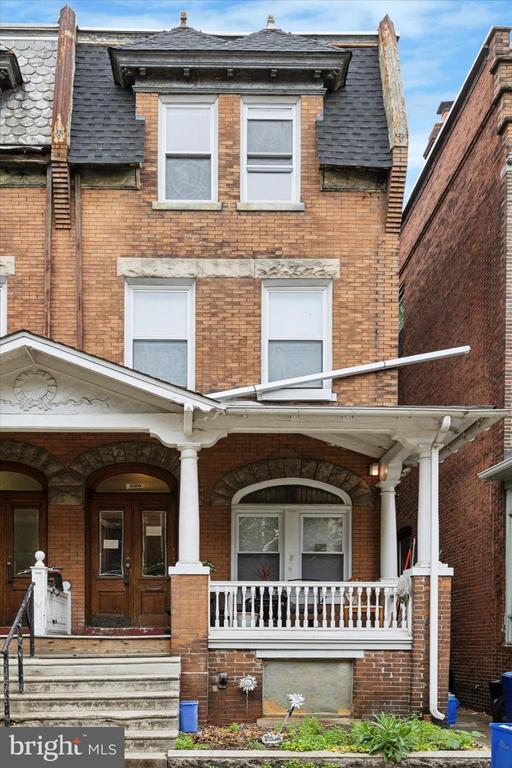 220 Buckingham Pl, Philadelphia