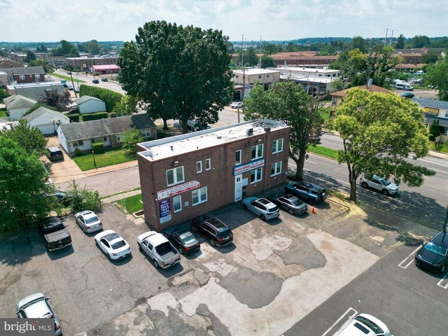 1825 Grant Ave, Philadelphia