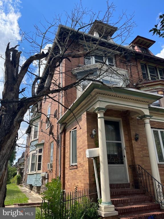 560 S 48th St, Philadelphia