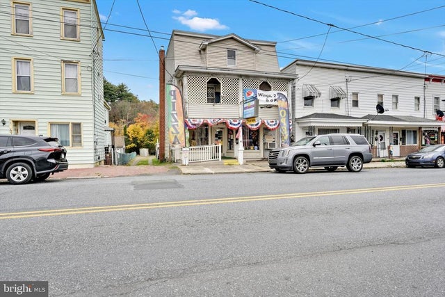 45 Valley St, New Philadelphia