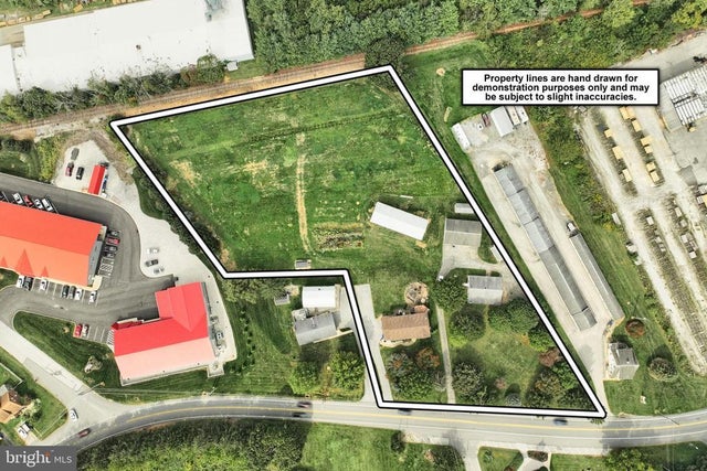 310 N Constitution Ave, New Freedom