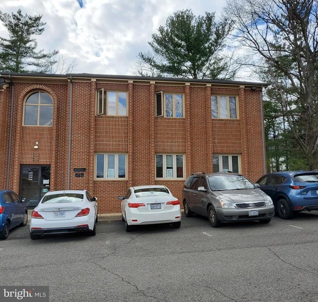 7020 Evergreen Ct #5b, Annandale