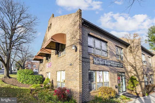 6716 Whittier Ave, Mclean