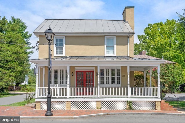 200 E Washington St, Middleburg